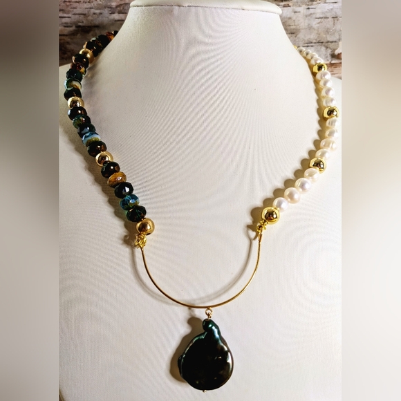 Emerald Glass Beads & Natural Pearls In Assymetrical Necklace W/ Pearl Pendant - Picture 1 of 7